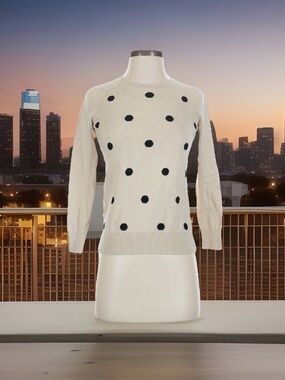 Banana Republic women’s size M polka dot crewneck knit sweater. Beige/Black.